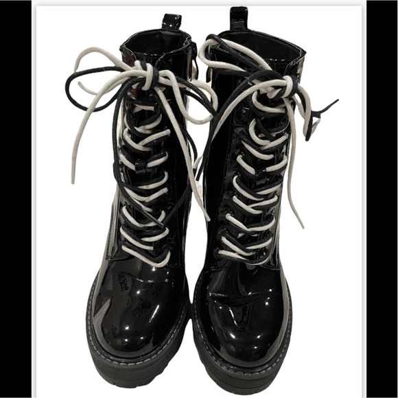 AlIT Patent Leather Block Chunky High Heel Boot. Size 9 black and White laces. - Picture 6 of 16